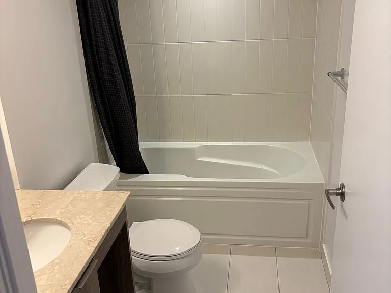 955 Bay St #1218 — Photo 7