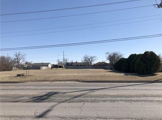 424 NW 122nd St #13-14-15, Oklahoma City, OK 73114
