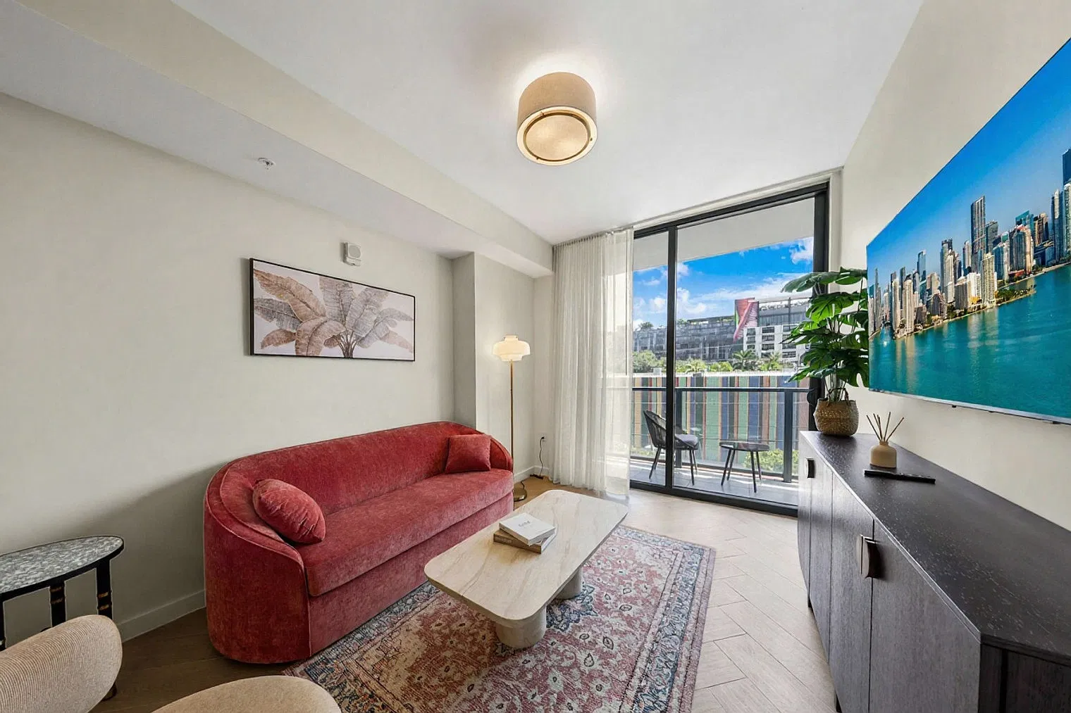 1 bed, 1.0 bath, 635 sqft, $6,932 — Photo 1
