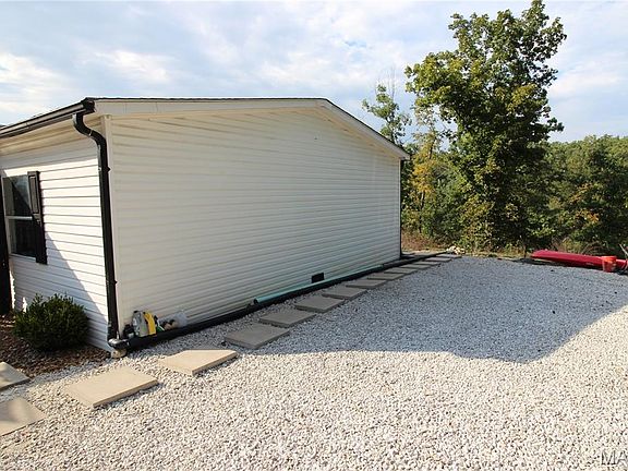 3rd image of 409 Cheyenne Ln