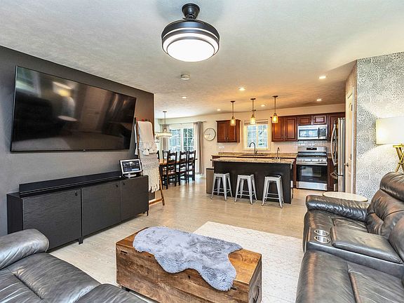 2nd image of 48 Jacqueline Drive