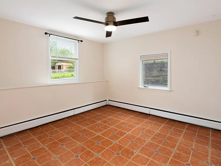 4 Yale St #1 — Photo 14