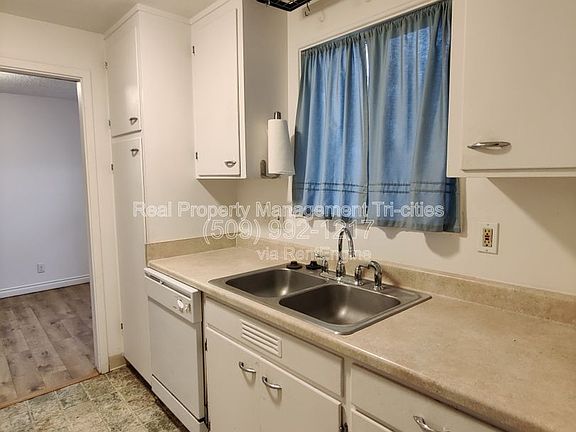 5th image of 1405 Wright Ave