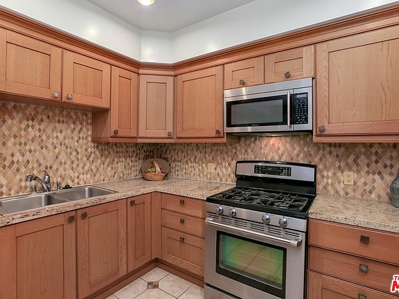 5th image of 2101 S Beverly Glen Blvd #Penthouse 2