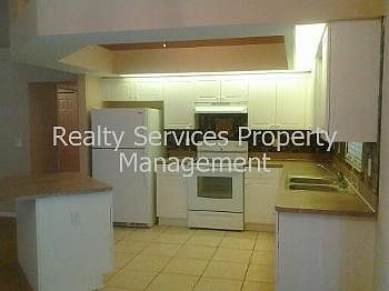 5th image of 2321 NE 36th St
