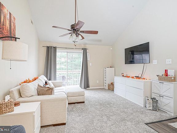3rd image of 1215 Tristram Cir