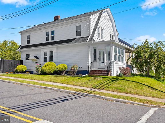 2nd image of 3302 S Broad St