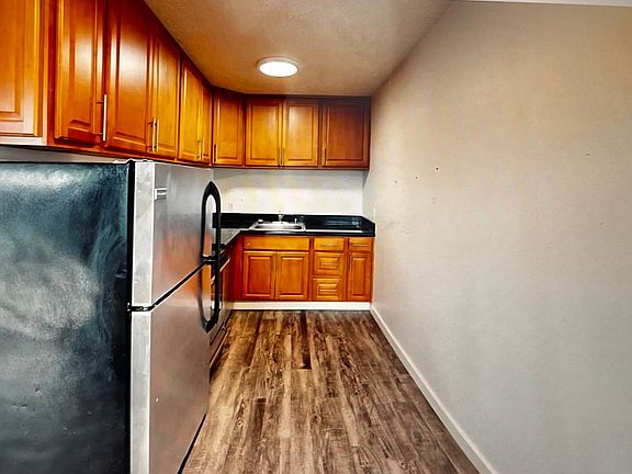 3rd image of 909 6th Ave N #301