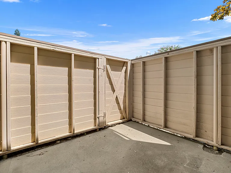 5607 Walnut Ave #9 — Photo 33