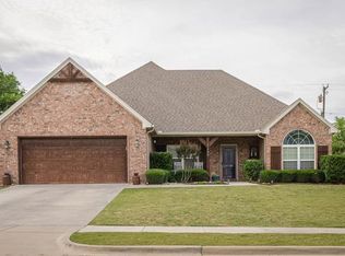 1706 Belle Plain Dr, Cleburne, TX 76033