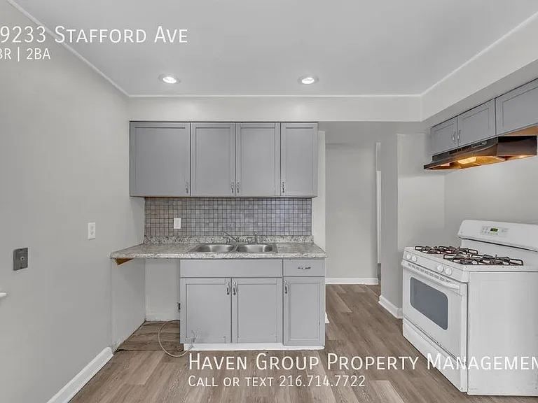 19233 Stafford Ave — Photo 7