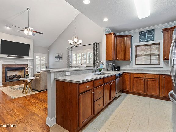 2nd image of 1710 Bonnie Roach Ln
