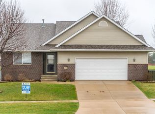 670 S 22nd St, Marion, IA 52302