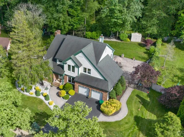 18 Oakland Rd, Old Bridge, NJ 08857