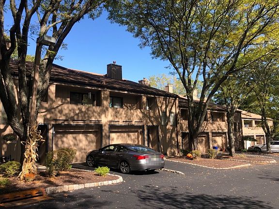3rd image of 102 Stephanie Dr