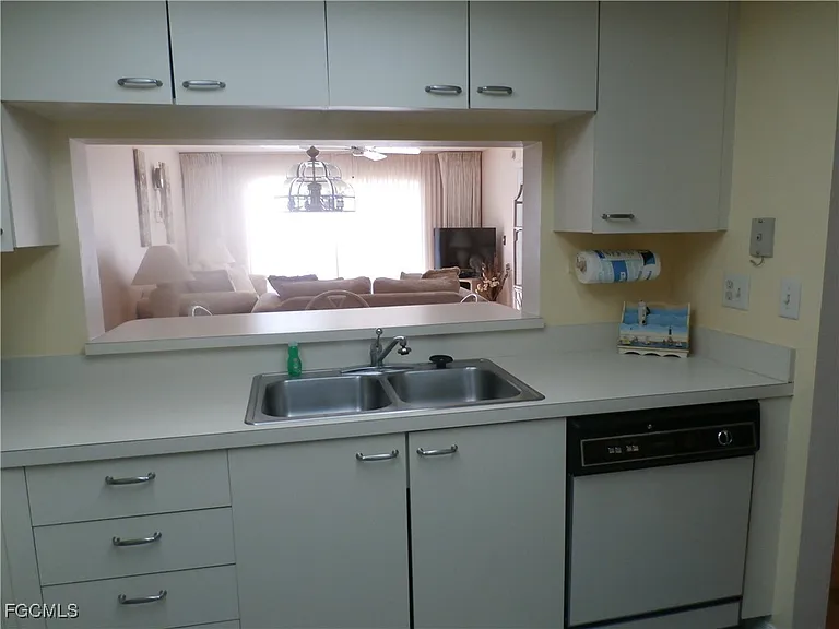 12150 Kelly Sands Way #619 — Photo 6