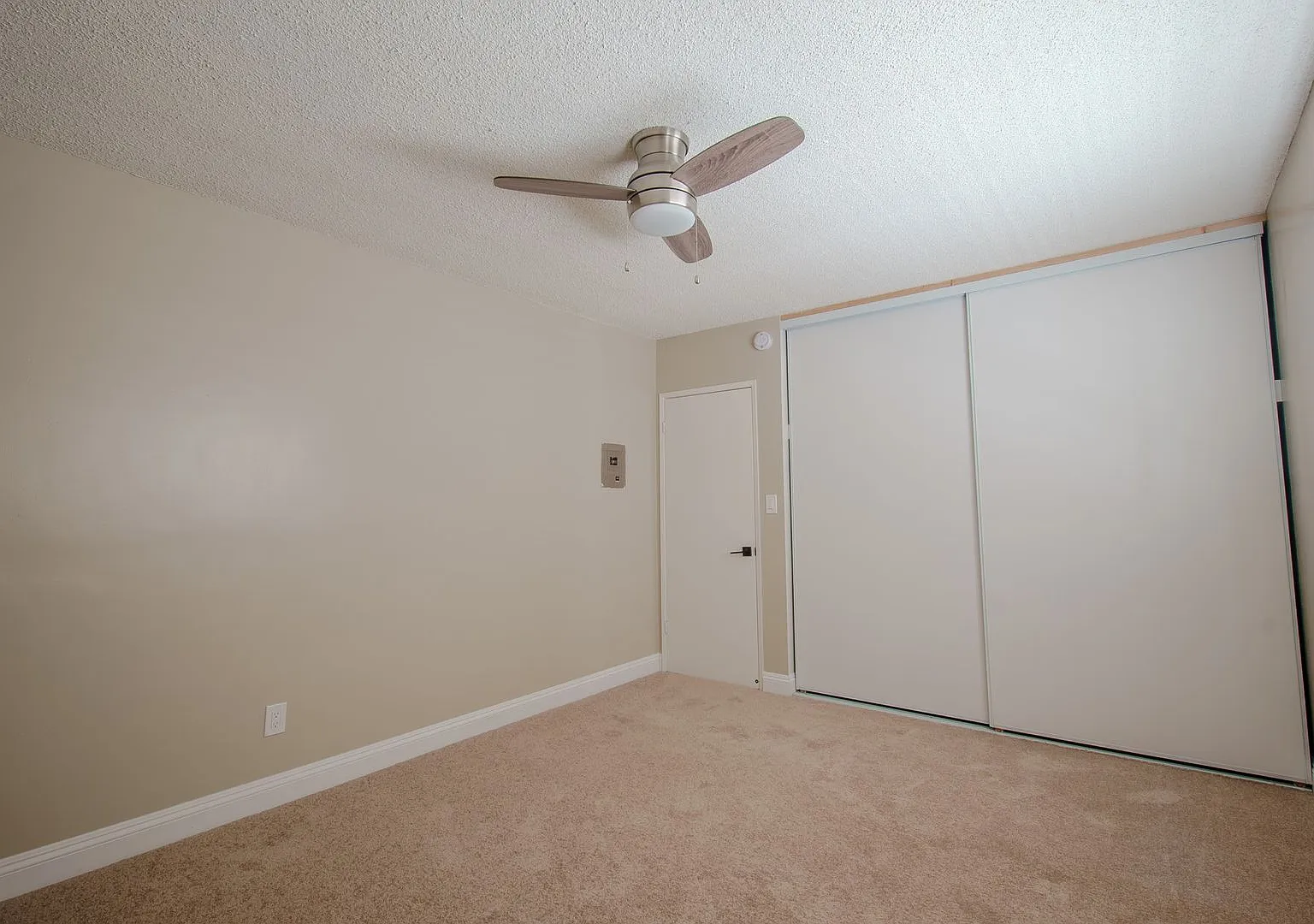 230 - 248 Olive Avenue — Photo 3