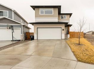 147 Goldenrod Rd, Lethbridge, AB T1J5W8