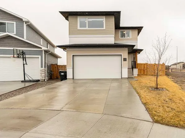 147 Goldenrod Rd, Lethbridge, AB T1J 5W8