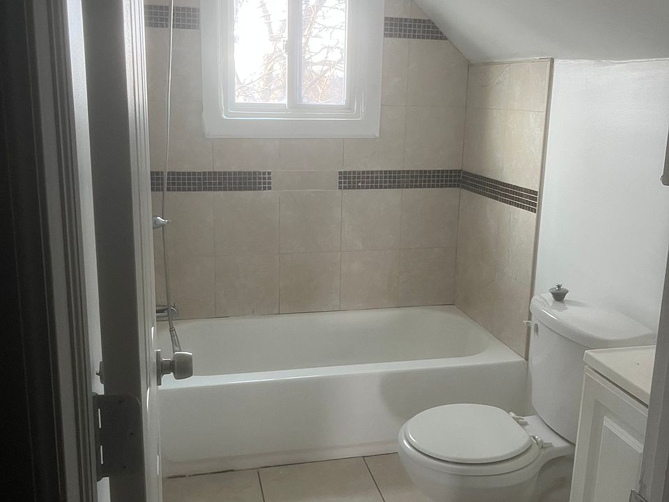 2nd image of 375 S 10th St APT 3