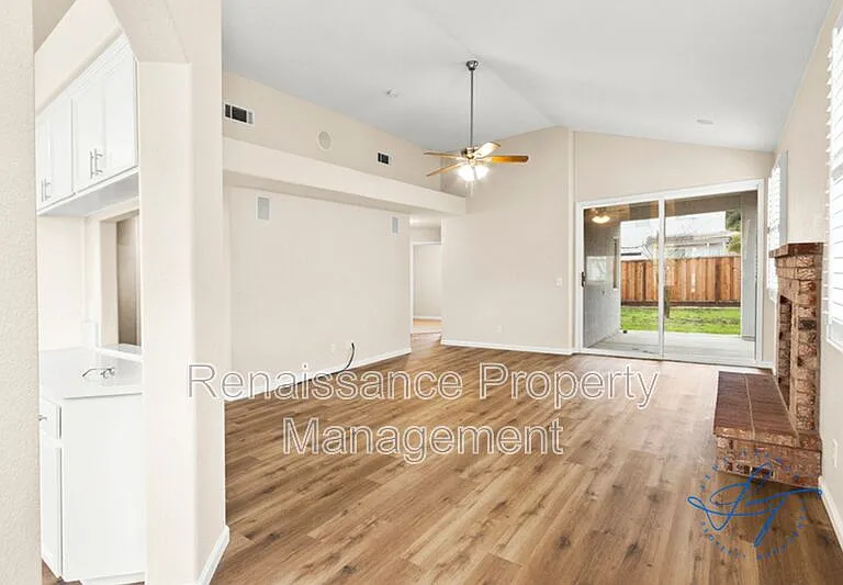 1539 Abrew Way — Photo 5
