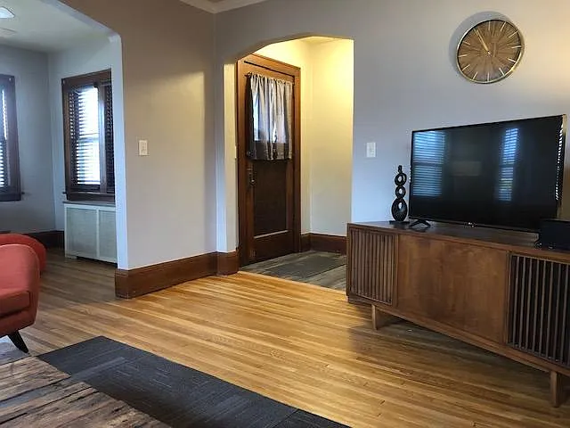 922 Smith Ave S — Photo 5