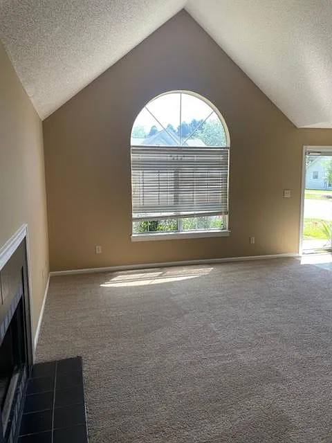 2 bed, 984 sqft, $1,450 — Photo 3