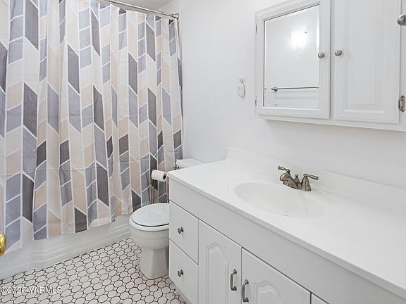 5th image of 423 S 41st St