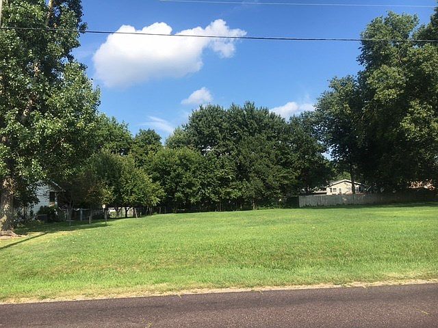 2nd image of 1604 S 5th St