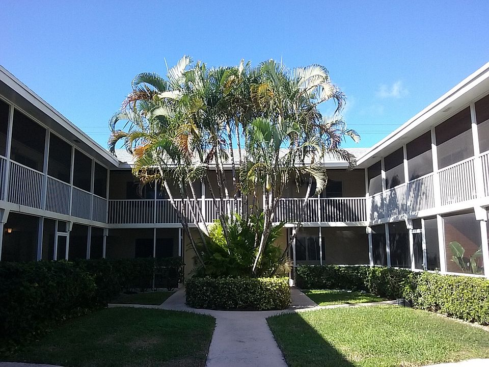 Great location, walk to beach, downtown