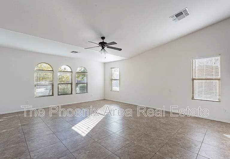 244 N Wesley — Photo 9