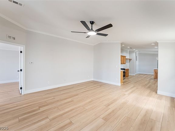5th image of 6153 Shenandoah Ave