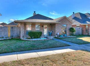 1004 SW 23rd St, Moore, OK 73170