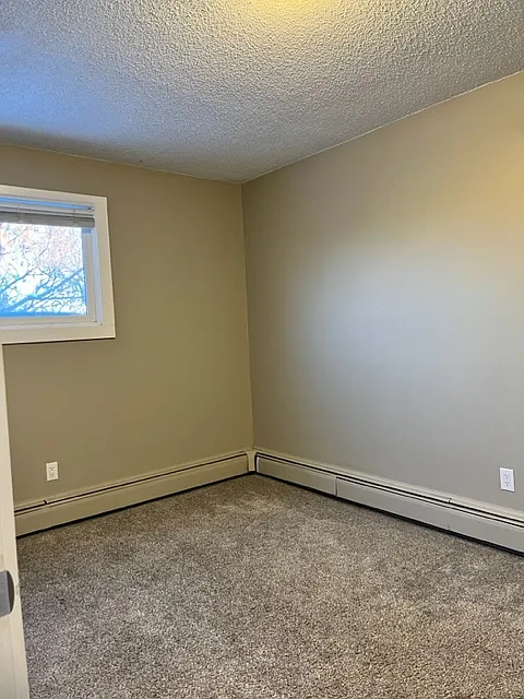 3 bed, $1,550 — Photo 2