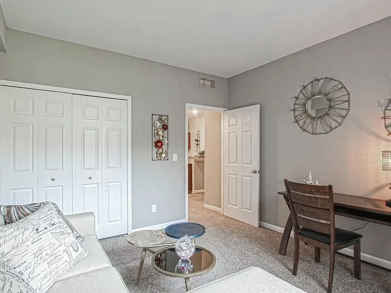 Harvard Place Apartments — Photo 35
