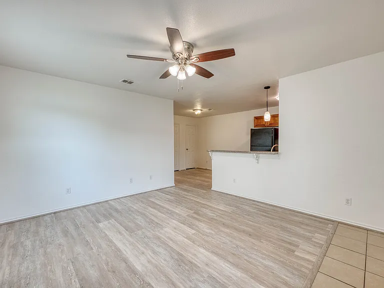 1511 Claremont Cir #A — Photo 2