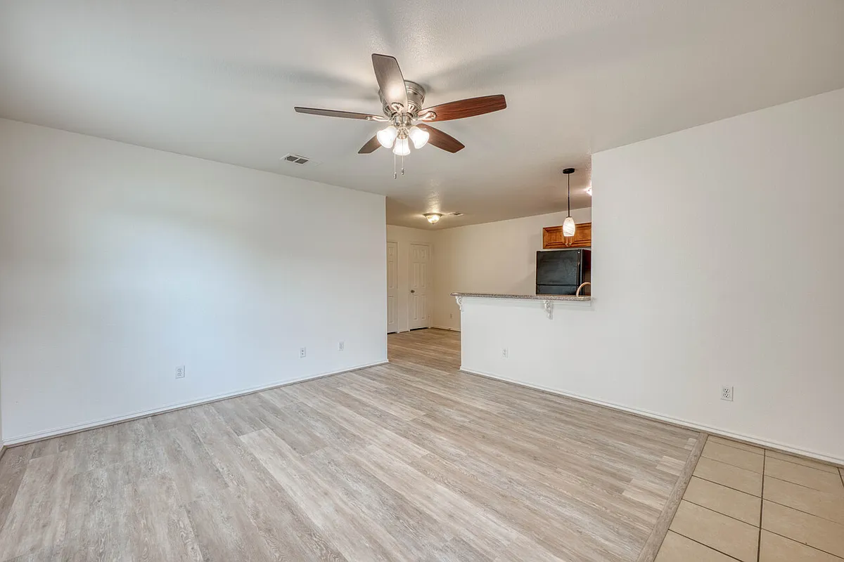 Building Photo - 1511 Claremont Cir #A