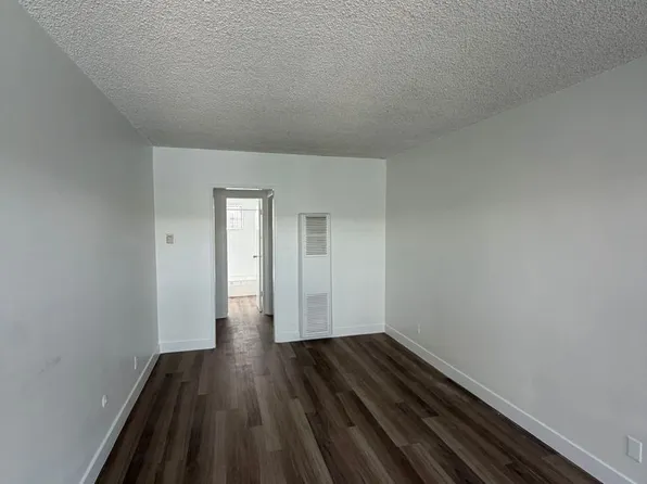 1184 W. 30th Street, 1184 W 30th St #4B, Los Angeles, CA 90007