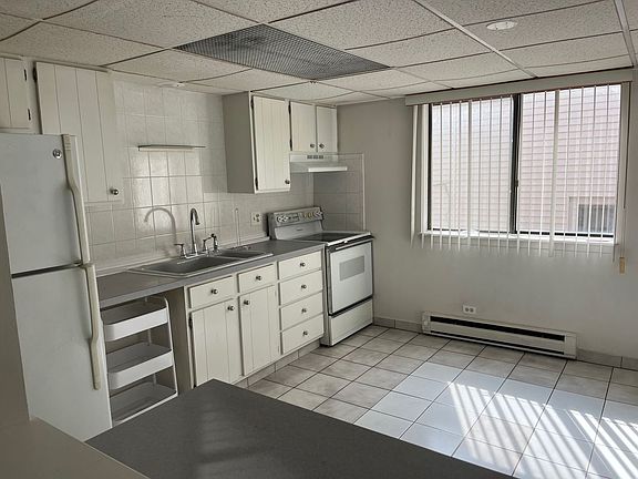 5th image of 1030 S Dunlop Ave