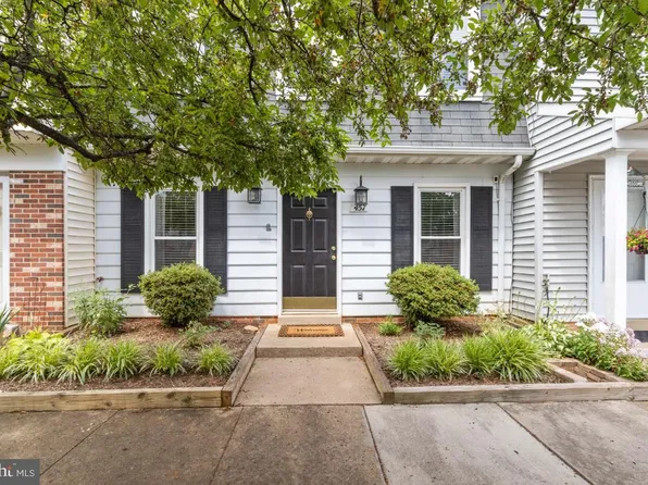 457 Denning Ct, Warrenton, VA 20186