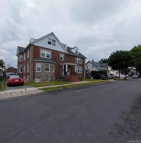 2 bed, 1.0 bath, 950 sqft, $3,200 — Photo 3