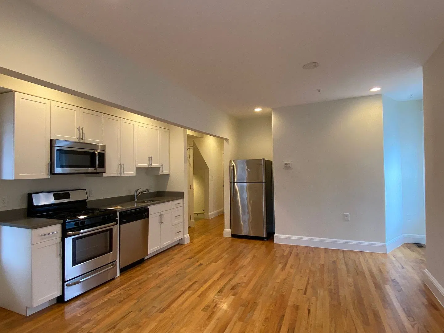 No Fee! Nice, Renovated Allston Studio Available 11/1 — Photo 4