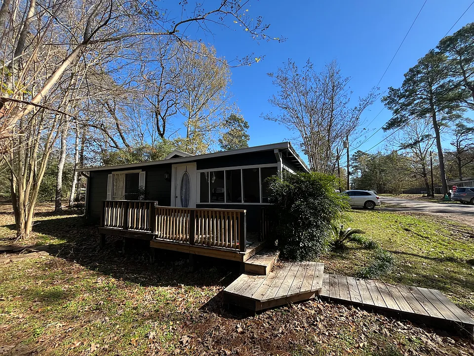 1005 Saint Lawrence River Rd