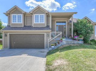 10721 N Manning Ct, Kansas City, MO 64157