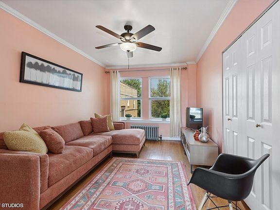 2nd image of 1417 W Catalpa Ave APT 3E