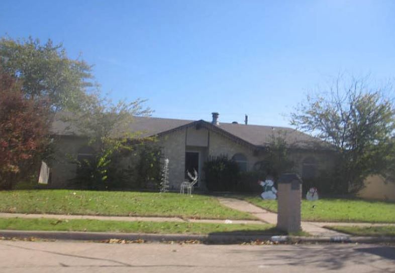 1st image of 3122 S Holiday Dr