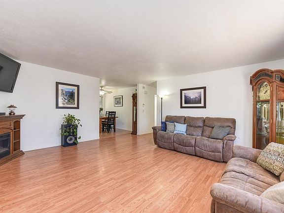 5th image of 2750 Debbie Ln