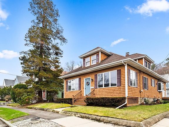 5th image of 20 Great Woods Rd