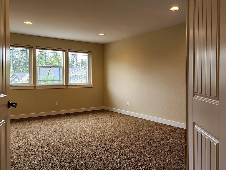 3819 Cameron Dr NE — Photo 50
