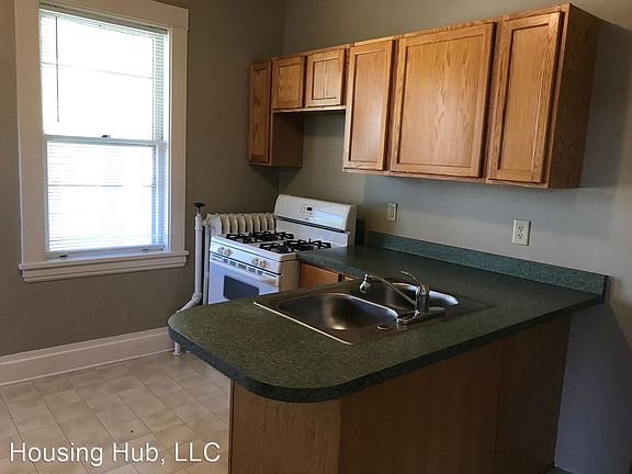 4th image of 693 Wilson Ave #3